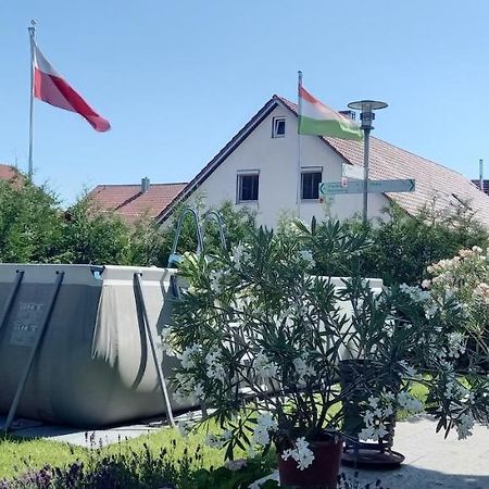Gaestehaus Grenzenlos Aholfing ภายนอก รูปภาพ